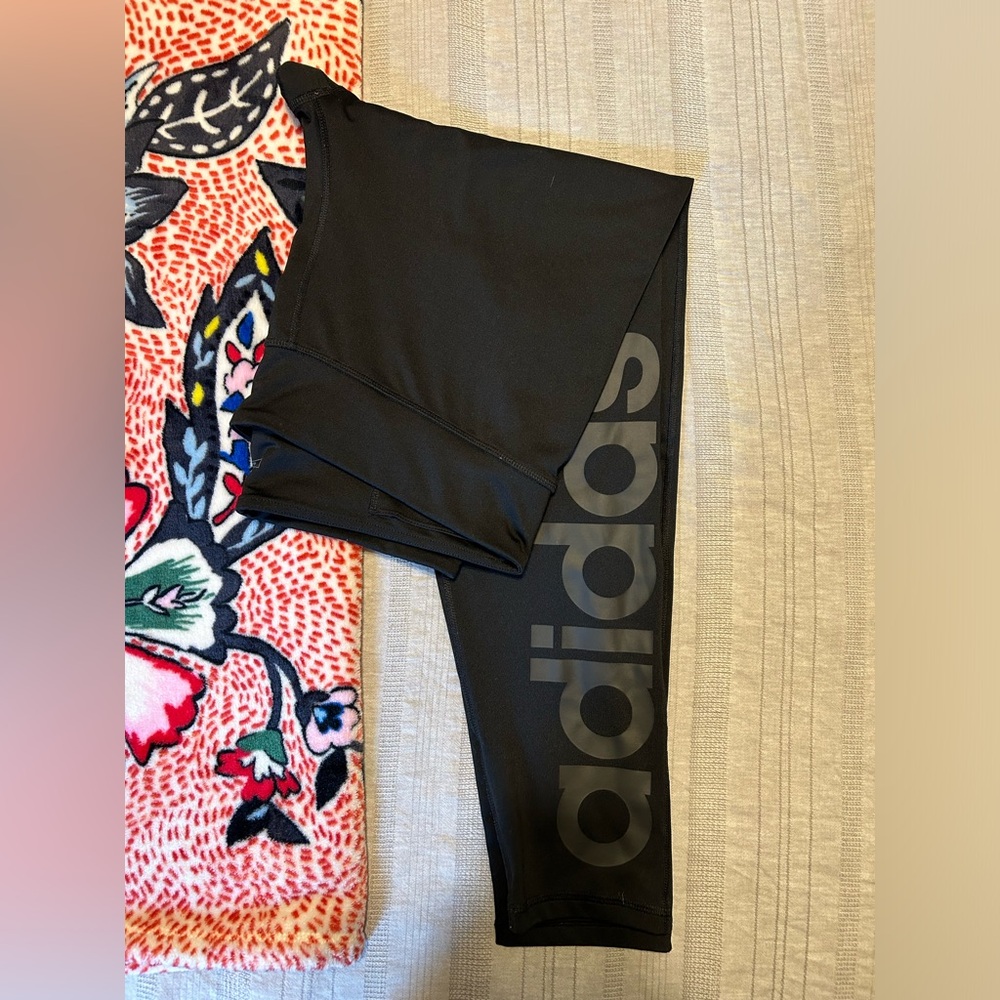 Adidas leggings
